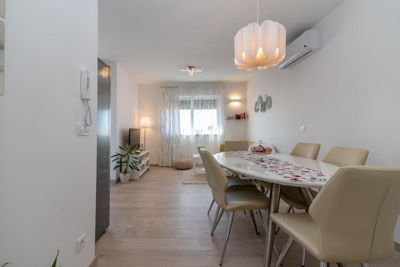 Apartman Lotos Apartment Trogir Exterior photo
